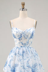 Weiß Blau Blume A Linie Bedrucktes Gestuftes Brautjungfernkleid mit Schlitz