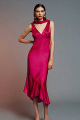 Fuchsia Etui Ballkleid aus Satin mit V-Ausschnitt und Rüschen