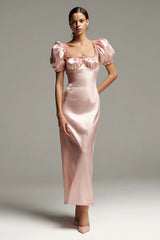 Rosa Langes Ballkleid aus Satin mit Ärmeln