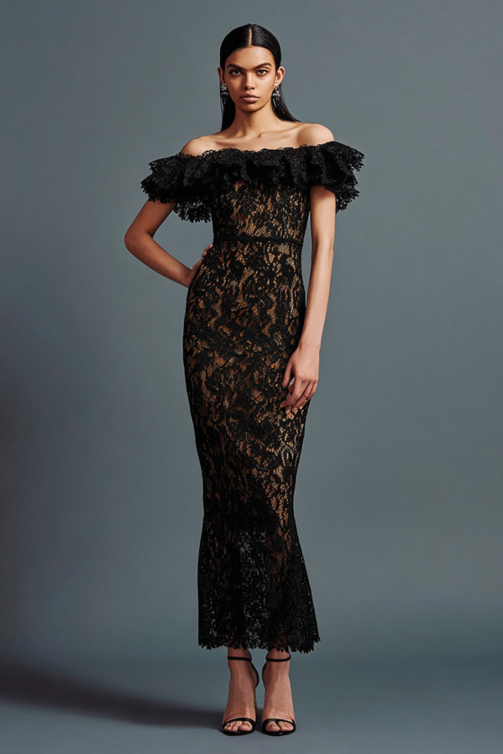Schwarzes Langes Ballkleid aus Spitze mit Rüschen