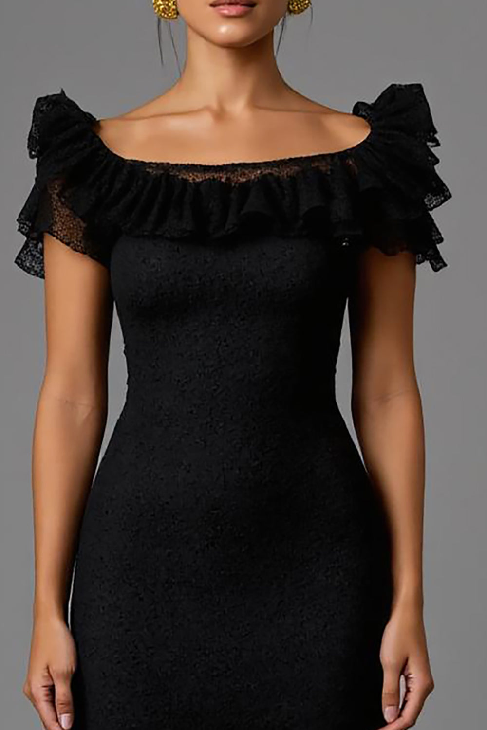 Schwarzes Langes Etui Ballkleid aus Spitze mit quadratischem Ausschnitt und Rüschen
