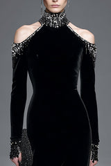 Samt Schwarzes Abendkleid mit hohem Kragen und langen Ärmeln