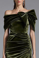 Schulterfreies Olivfarbenes Gerafftes Langes Ballkleid mit Schleife