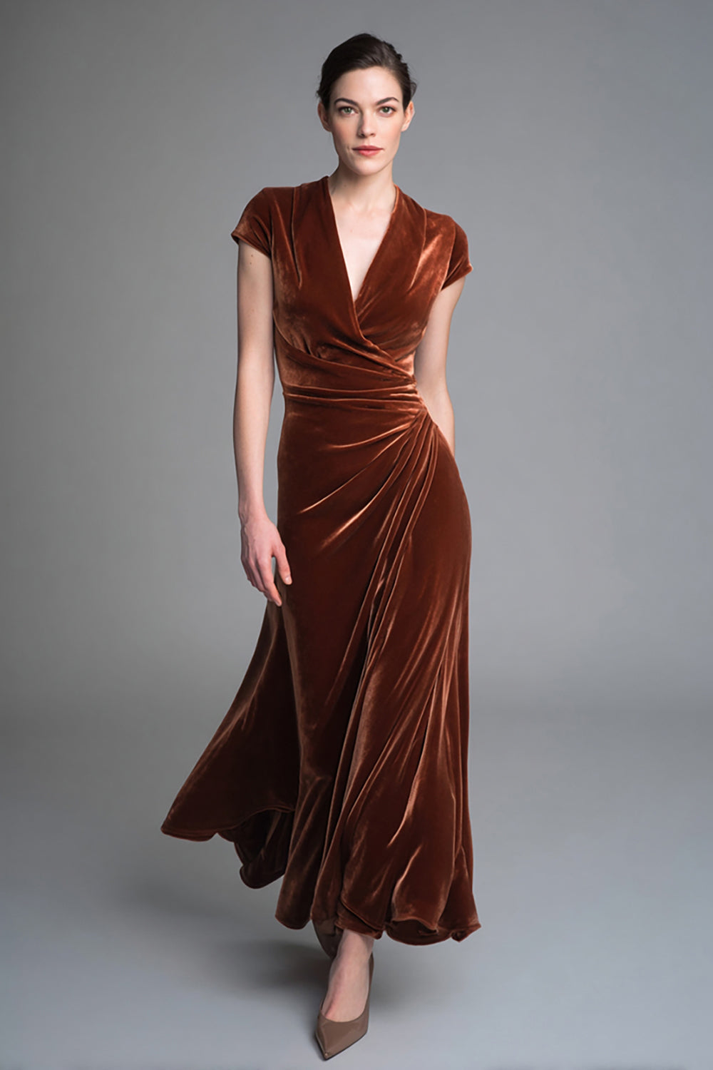Karamell Langes V-Ausschnitt Partykleid aus Samt mit Rüschen