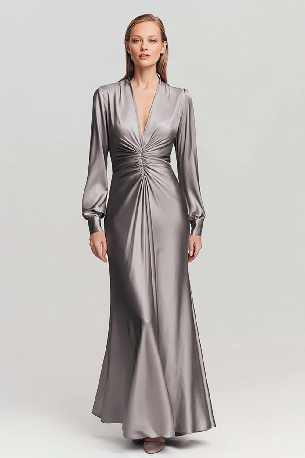 Graues Langes Ballkleid aus Satin mit V-Ausschnitt und Rüschen