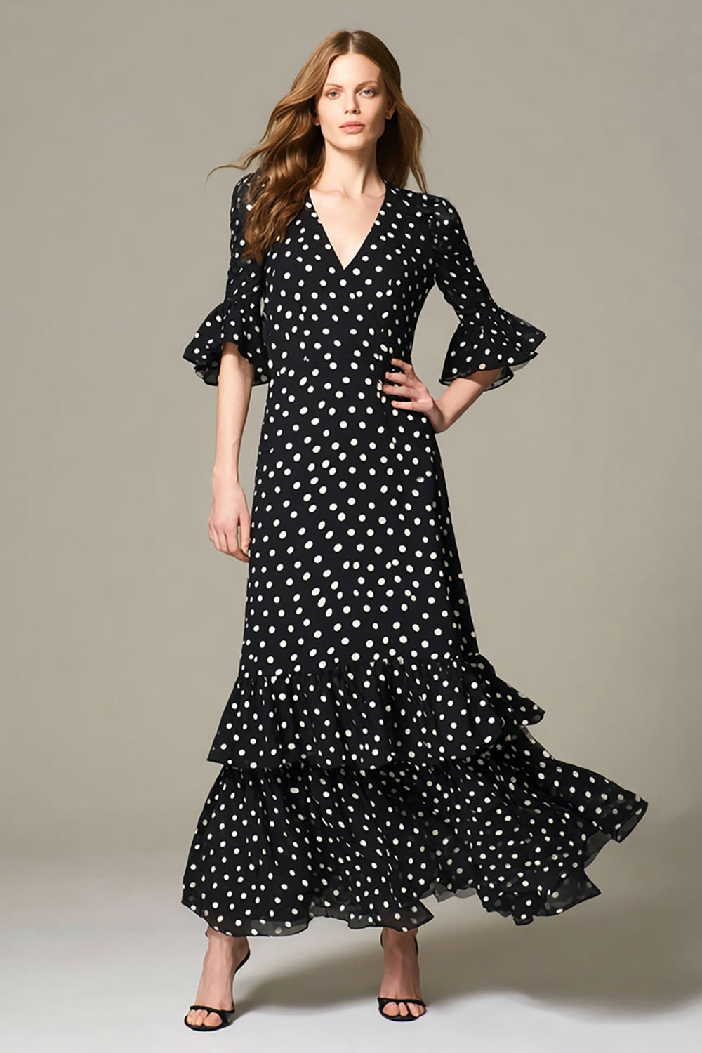 Schwarz-Weißes Gepunktetes Langes Ballkleid mit Rüschen und Ärmeln