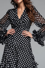 Schwarz-Weißes Langes Ballkleid mit Rüschen und Ärmeln