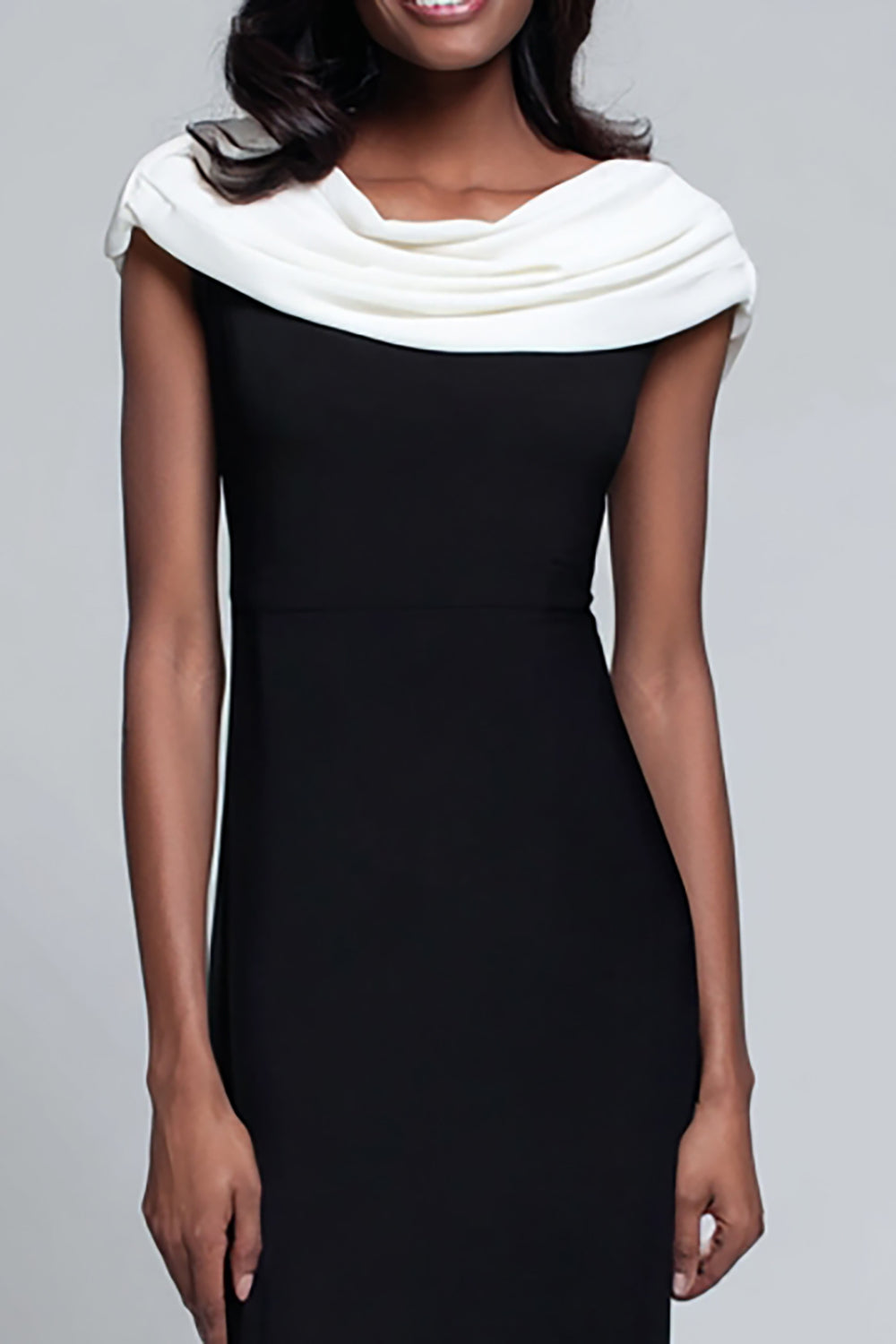 Schwarzes Langes Ballkleid mit Wasserfall-Ausschnitt