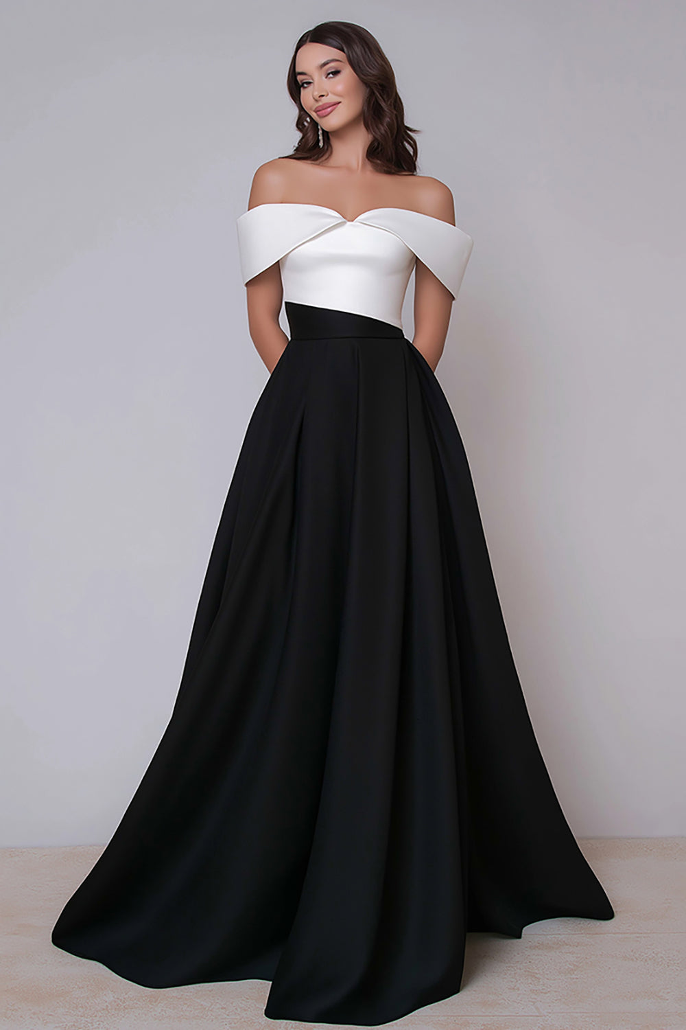Schulterfreies Schwarz-weißes Langes Ballkleid in A-Linie
