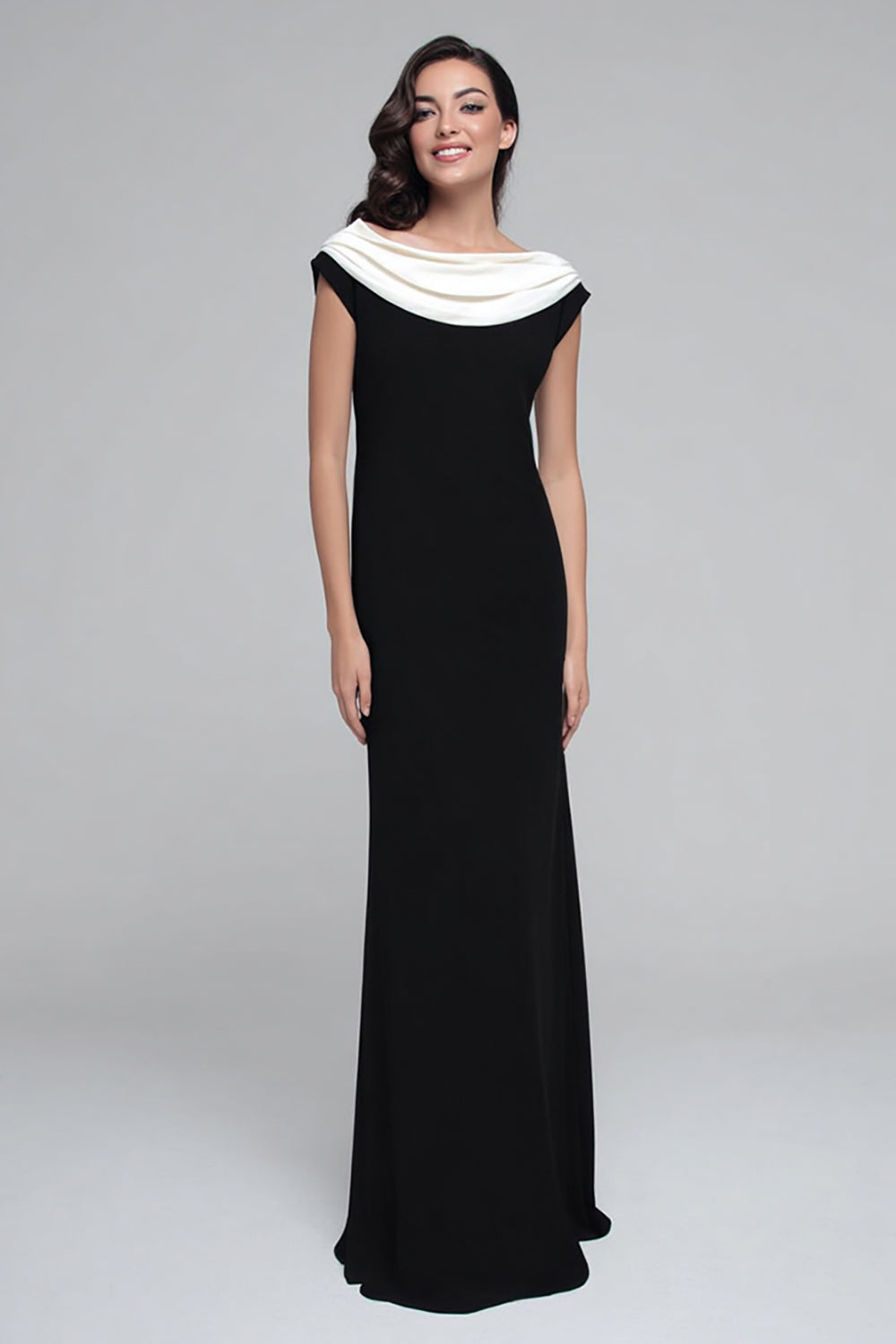 Schwarz-weißes Langes Ballkleid mit Wasserfall-Ausschnitt und Ärmeln