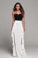 Schwarz-Weißes Langes Ballkleid mit Rüschen und Schlitz in Schwarz und Weiß