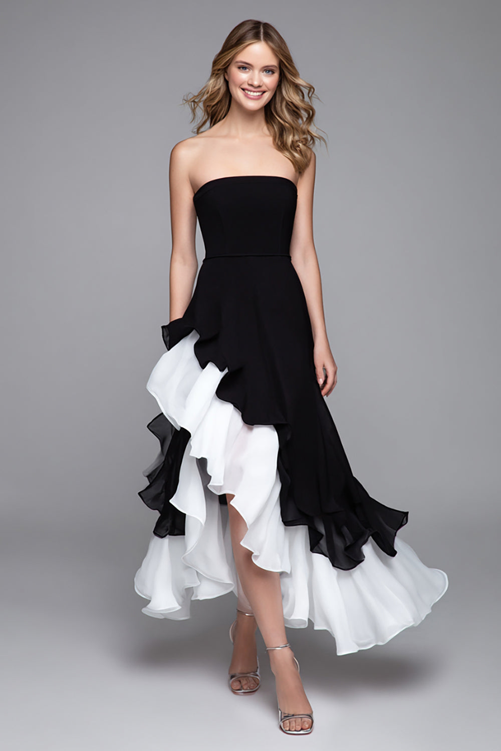 Schwarz-Weißes Trägerloses Langes Ballkleid mit Rüschen und Schlitz in A-Linie