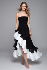 Schwarz-Weißes Trägerloses Langes Ballkleid mit Rüschen und Schlitz in A-Linie