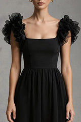 Schwarzes Maxi Ballkleid in A-Linie mit quadratischem Ausschnitt und Rüschen