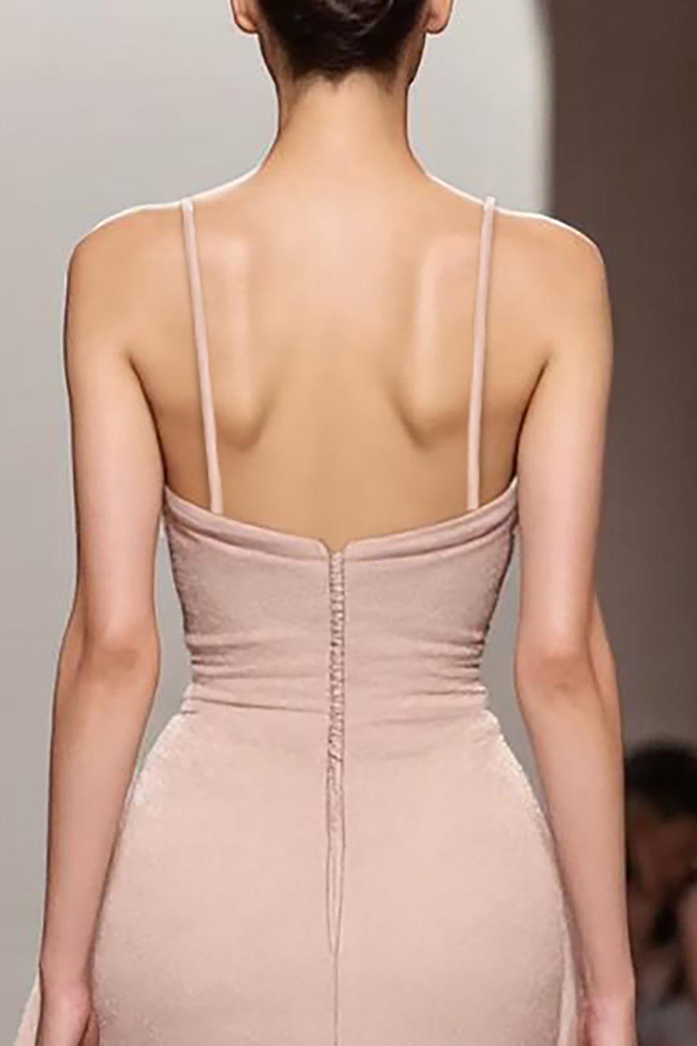 Elfenbein Langes Gerafftes Abendkleid aus Satin mit Spaghettiträgern