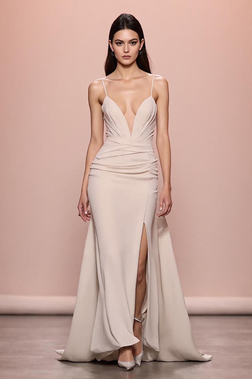 Elfenbein Gerafftes Abendkleid aus Satin mit Schlitz