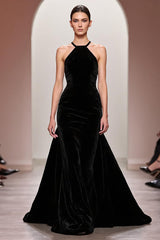 Schwarzes Langes A-Linie Abendkleid aus Samt mit Neckholder