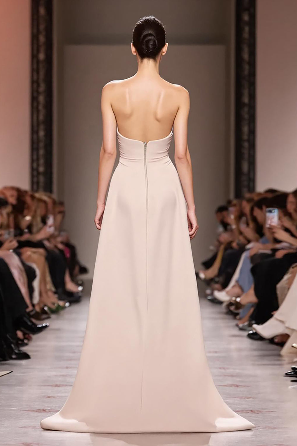 Champagner Satin Meerjungfrauen Trägerloses Gerafftes Langes Abendkleid