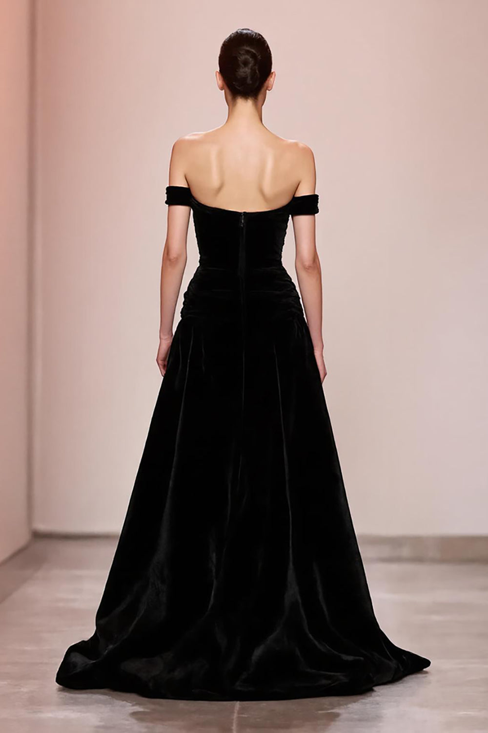 Schwarzes Langes Schulterfreies Abendkleid aus Samt in A-Linie