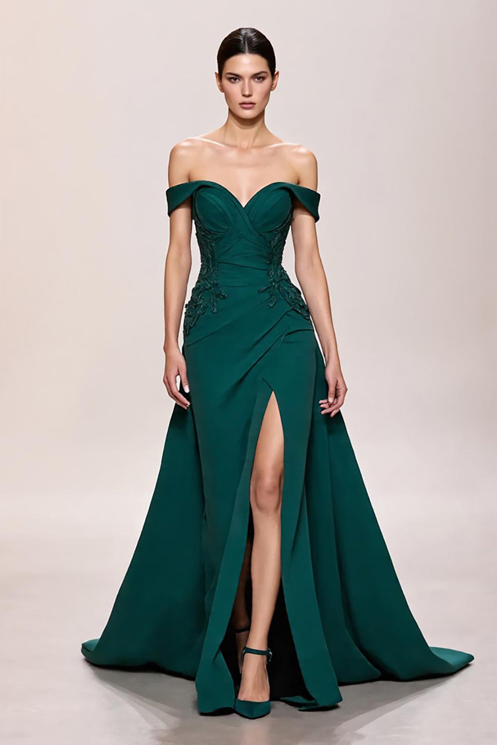 Hellgrünes Satin A-Linie Abendkleid mit Applikationen