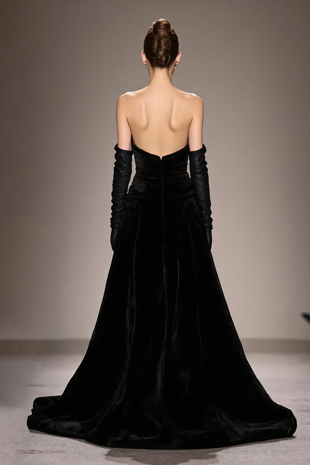 Schwarzes Trägerloses Langes Abendkleid aus Samt