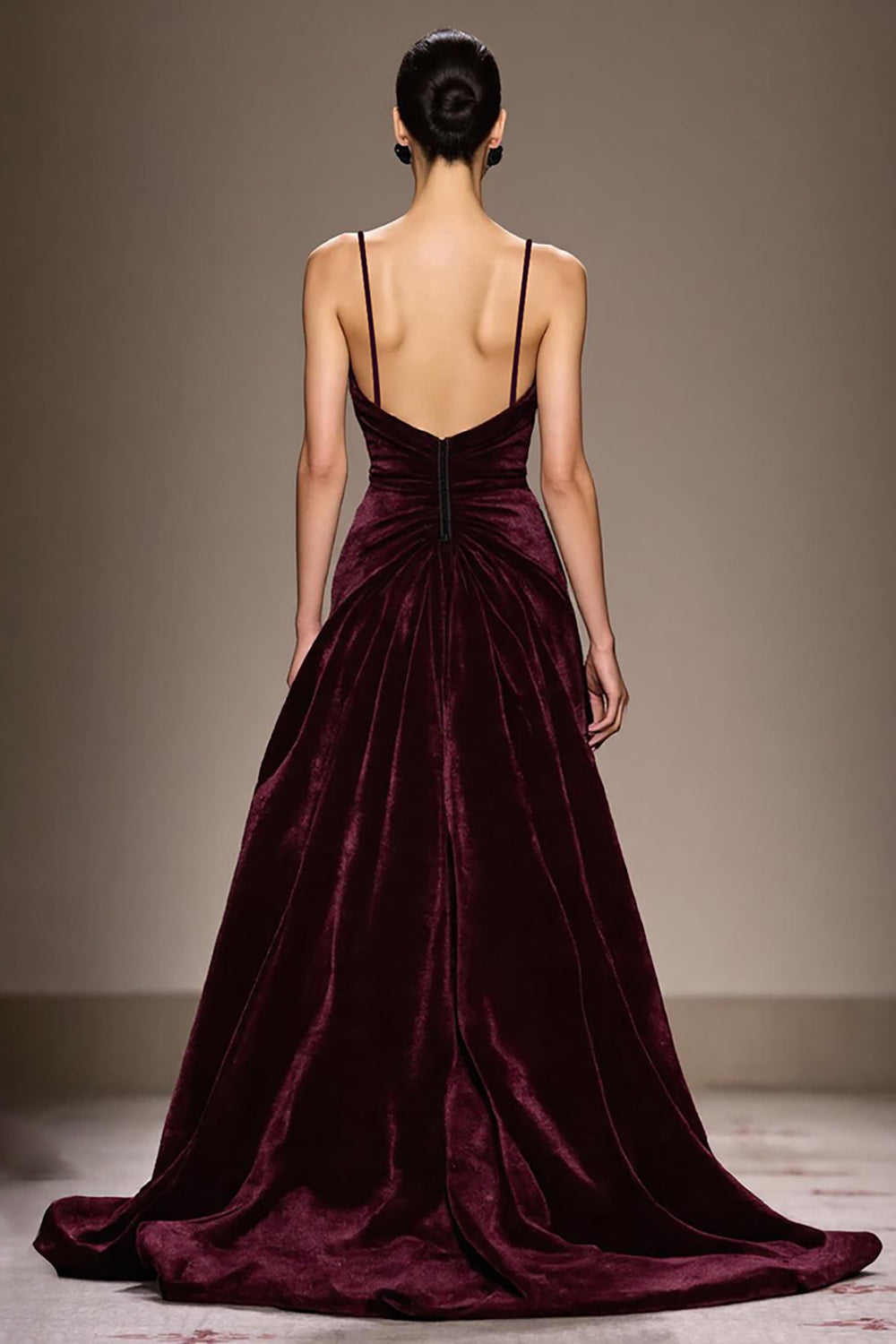 Burgunder Abendkleid aus Samt mit Spaghettiträgern
