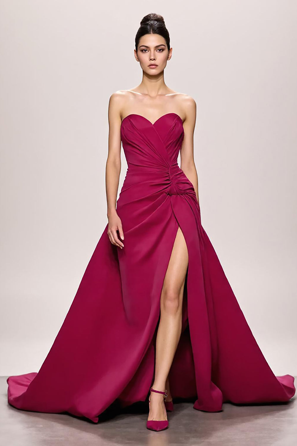 Fuchsia Satin A-Linie Gerafftes Trägerloses Langes Abendkleid mit Schlitz