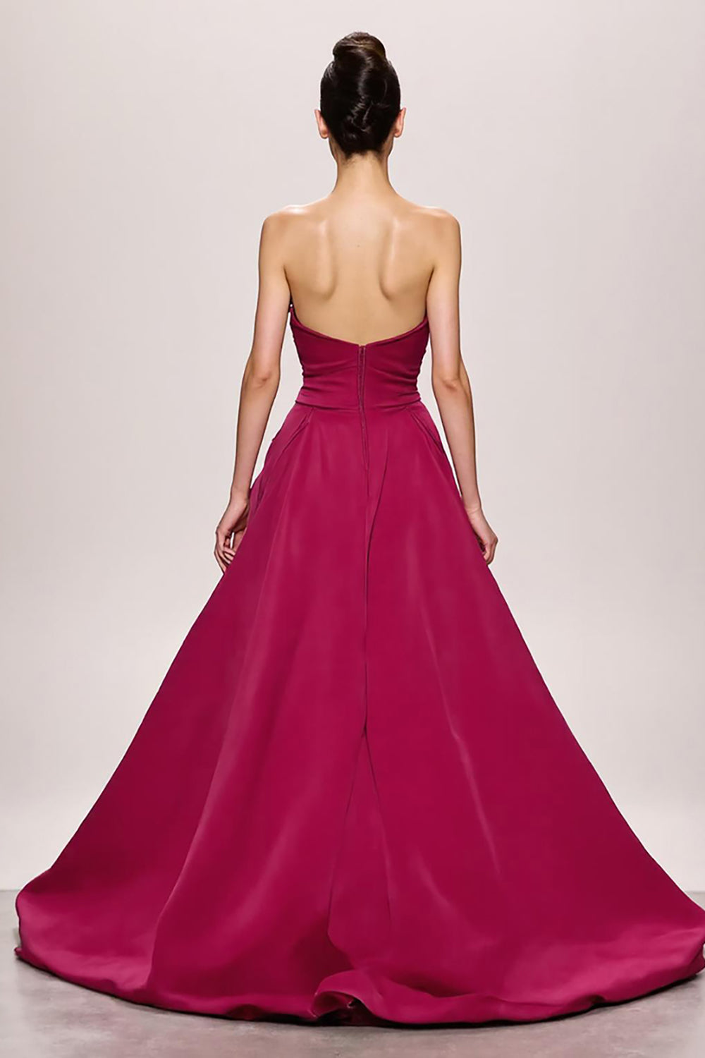 Fuchsia Satin A-Linie Gerafftes Trägerloses Langes Abendkleid mit Schlitz