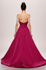 Fuchsia Satin A-Linie Gerafftes Trägerloses Langes Abendkleid mit Schlitz