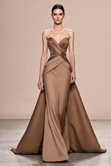 Kaffee A Linie Trägerloses Abendkleid aus Satin