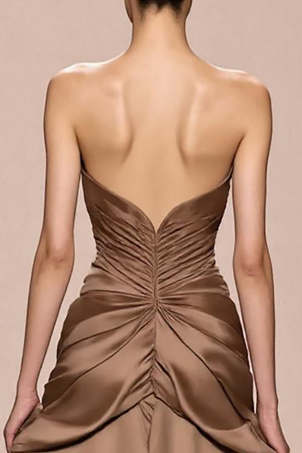 Kaffee A Linie Trägerloses Abendkleid aus Satin