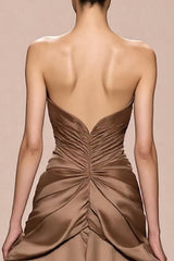 Kaffee A Linie Trägerloses Abendkleid aus Satin
