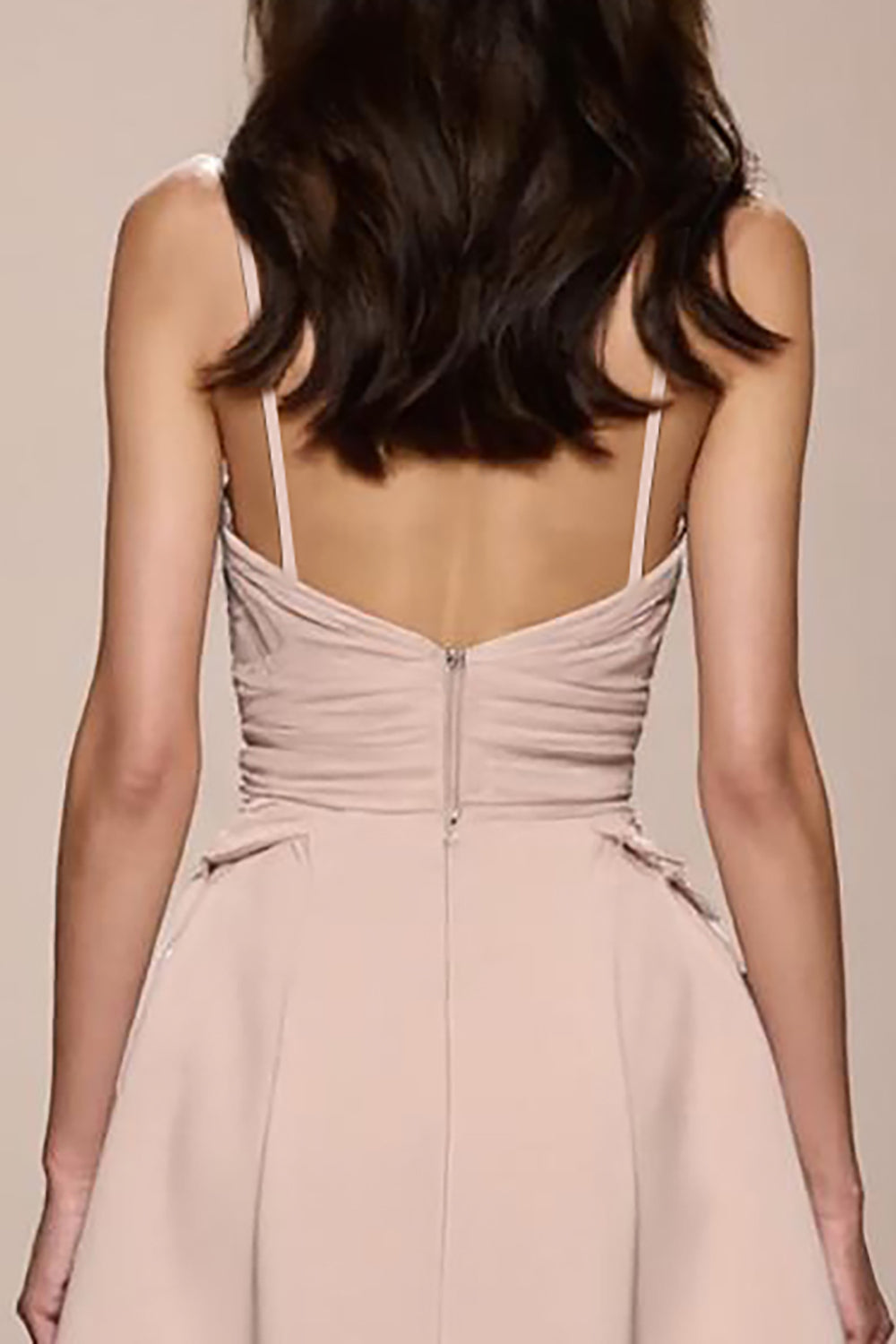 Champagner Abendkleid aus Satin mit Rüschen und Schlitz