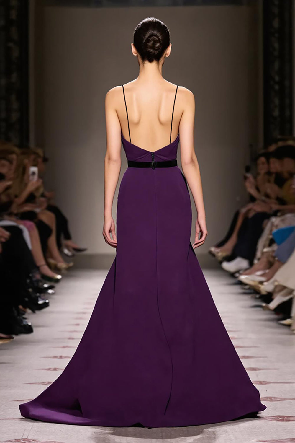 Dunkelviolettes Langes Abendkleid aus Satin mit Spaghettiträgern