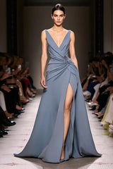 Graublaues Langes V-Ausschnitt Satin Abendkleid in A-Linie mit Rüschen und Schlitz