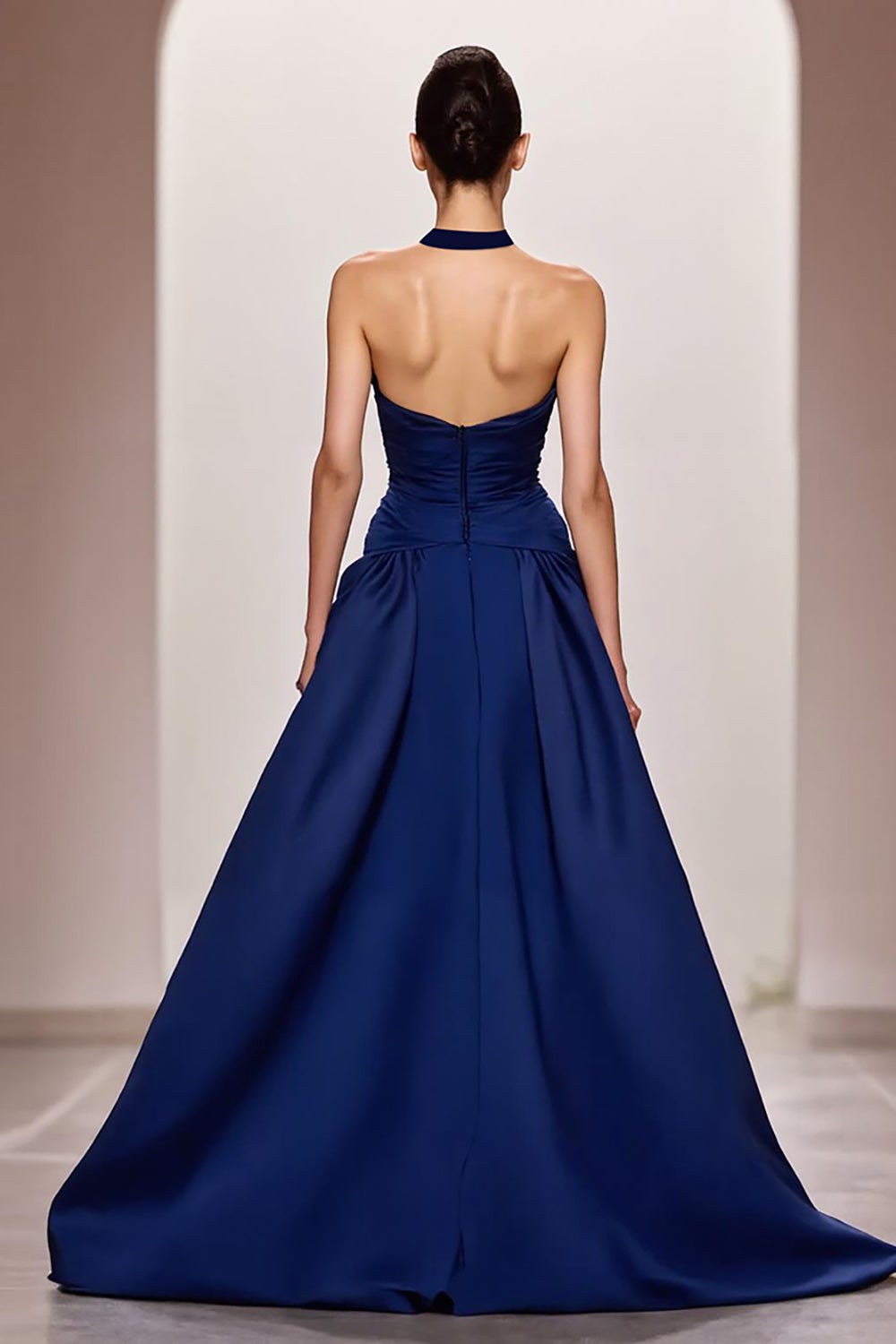 Dunkelblaues Langes Abendkleid aus Satin in A-Linie mit Rüschen und Schlitz