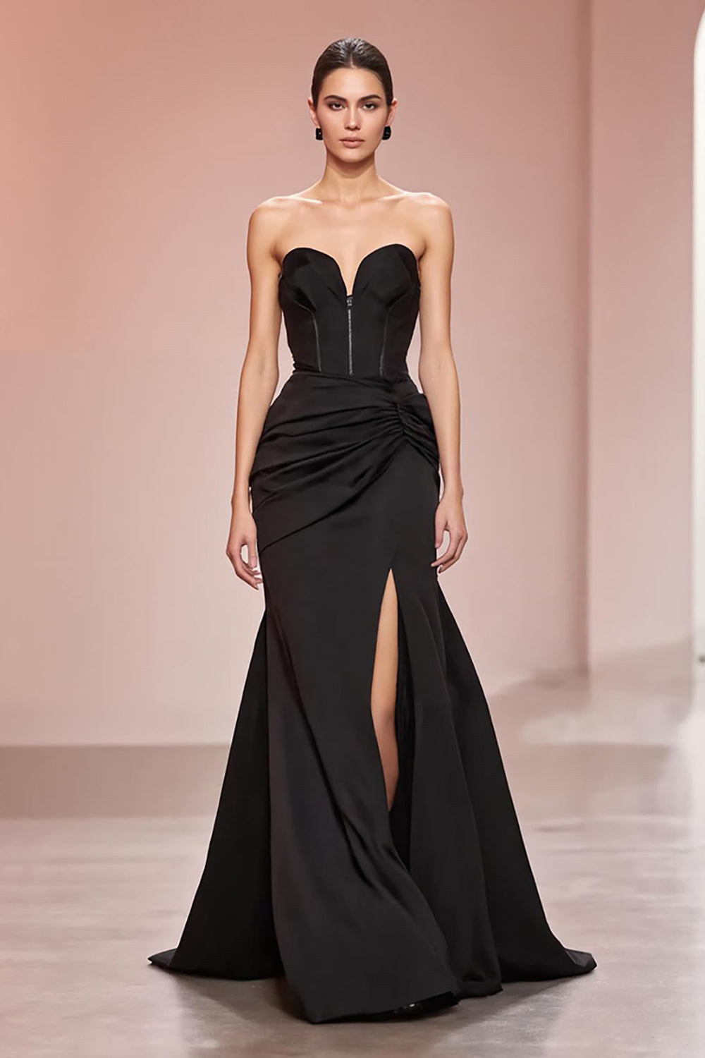 Schwarzes Meerjungfrauen Satin Trägerloses Langes Abendkleid mit Schlitz