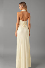 Daffodil Etui Ballkleid aus Chiffon mit V-Ausschnitt