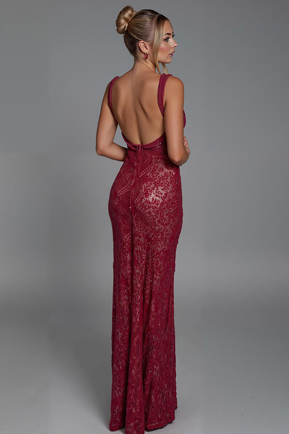 Dunkelrotes Etui Abendkleid aus Spitze mit quadratischem Ausschnitt