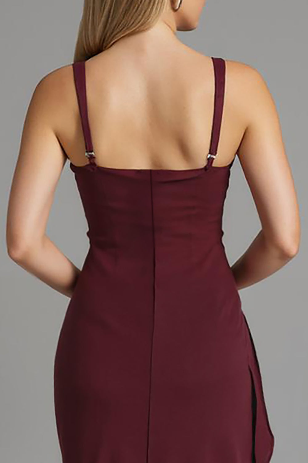 Dunkelrotes Etui Abendkleid aus Satin mit Schlitz und Spaghettiträgern