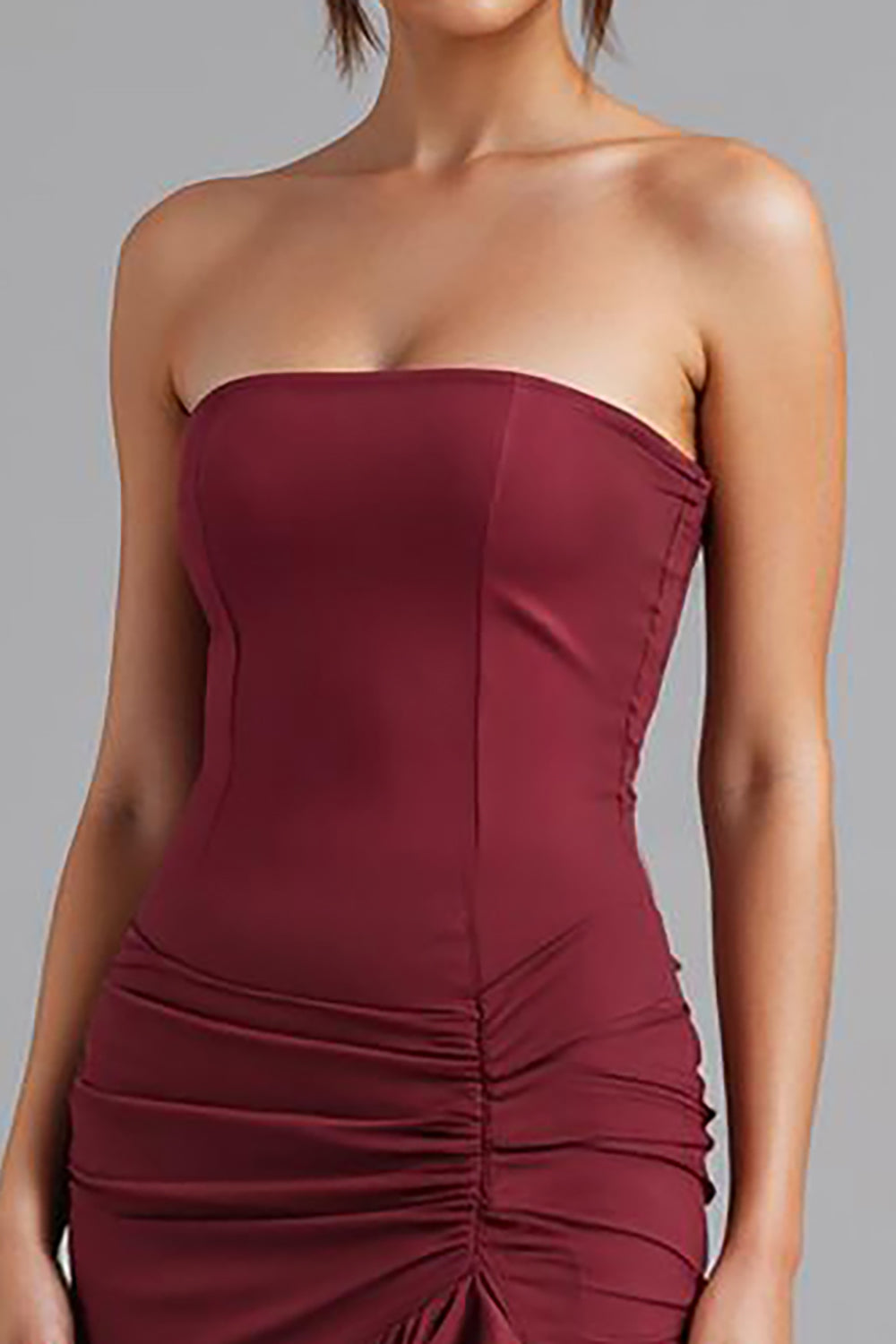 Dunkelrotes Trägerloses Chiffon Meerjungfrauen Abendkleid in Hoch Niedrig