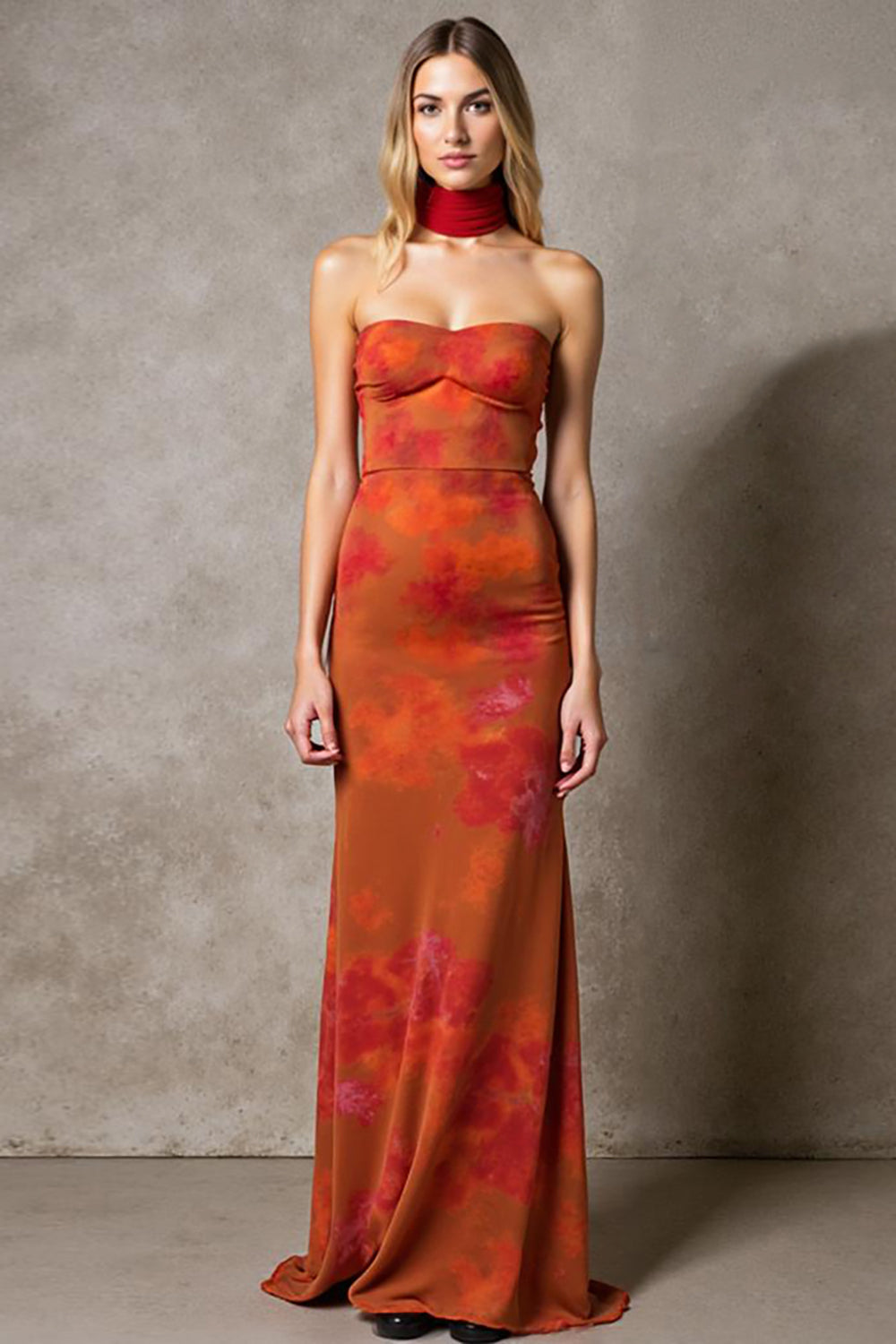 Etui Cabernet Trägerloses Bedrucktes Maxi Abendkleid mit Schärpe