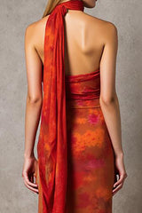 Etui Cabernet Trägerloses Bedrucktes Maxi Abendkleid mit Schärpe
