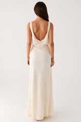 Elfenbein Standesamtkleid mit V-Ausschnitt und Schlitz