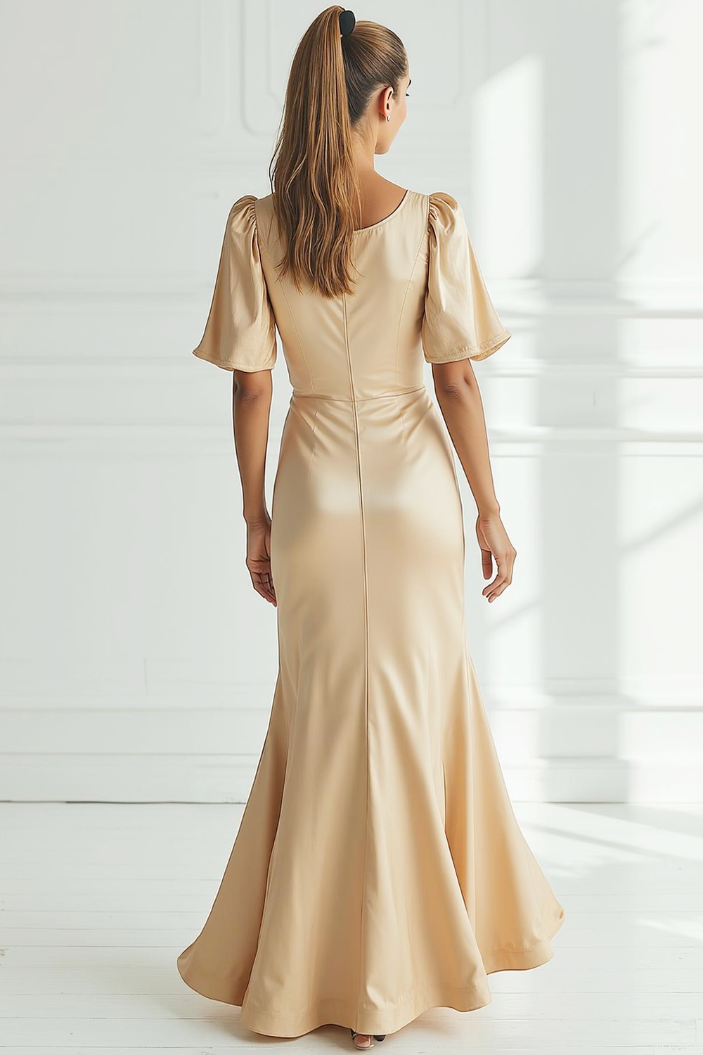Champagner Meerjungfrau Satin Langes Ballkleid mit kurzen Ärmeln