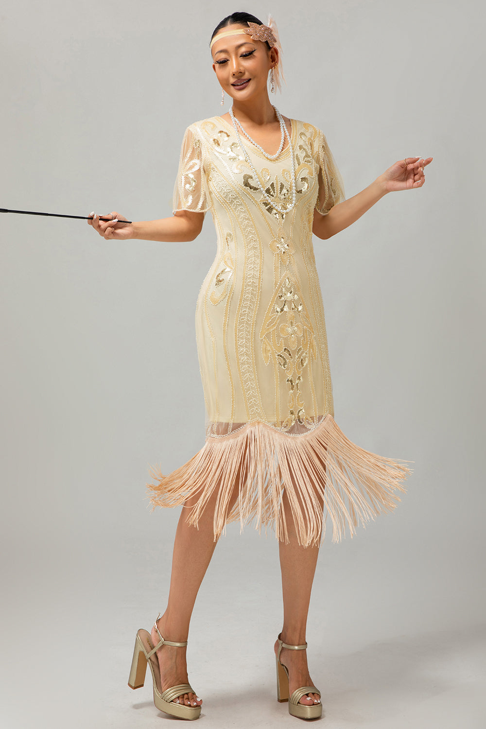 Aprikose Fransen Pailletten Flapperkleid aus den 1920er Jahren mit kurzen Ärmeln