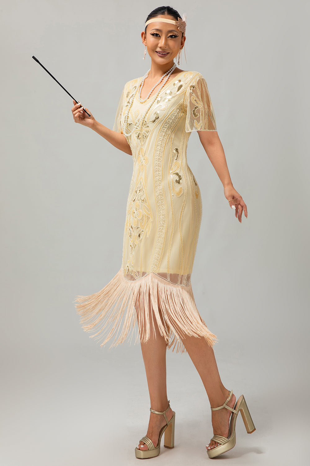 Aprikose Fransen Pailletten Flapperkleid aus den 1920er Jahren mit kurzen Ärmeln