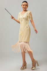 Aprikose Fransen Pailletten Flapperkleid aus den 1920er Jahren mit kurzen Ärmeln