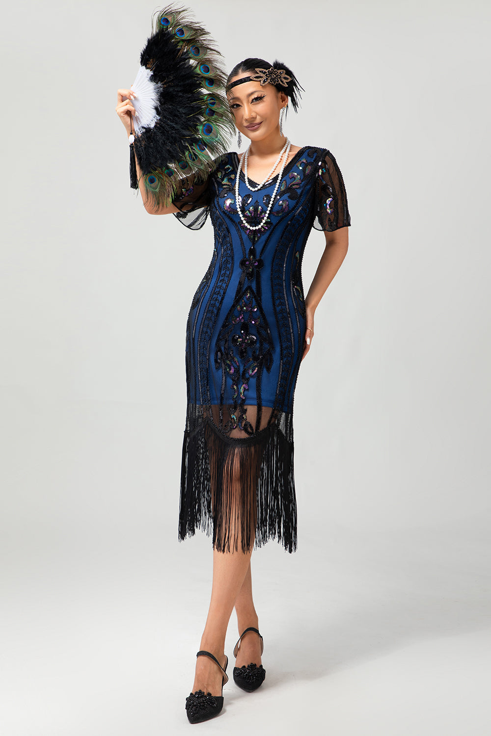 Aprikose Fransen Pailletten Flapperkleid aus den 1920er Jahren mit kurzen Ärmeln