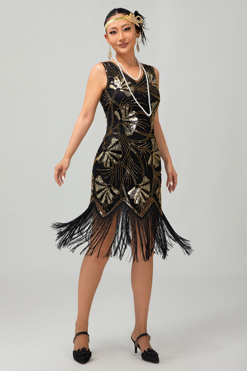 Grünes Goldenes Paillettenkleid mit V-Ausschnitt und Bodycon aus den 1920er Jahren mit Quasten